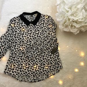 ❌SOLD Black + White blouse